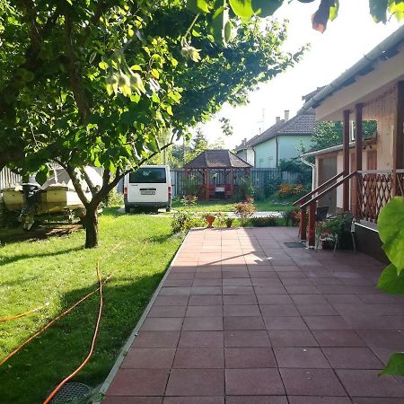 Tiszavirag Apartmanhaz Szeged Extérieur photo
