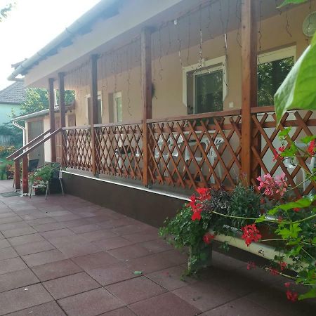 Tiszavirag Apartmanhaz Szeged Extérieur photo
