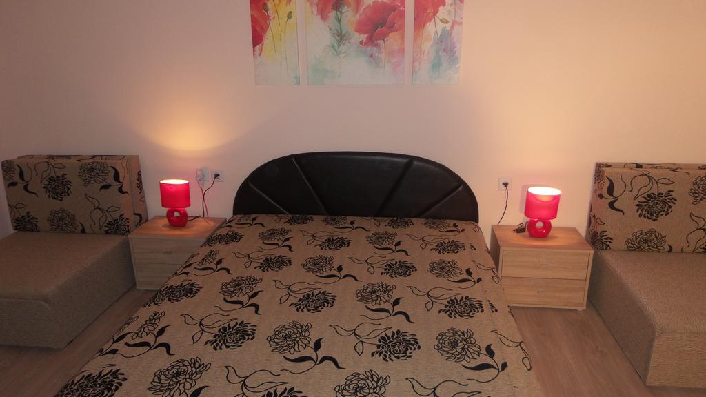 Tiszavirag Apartmanhaz Szeged Extérieur photo