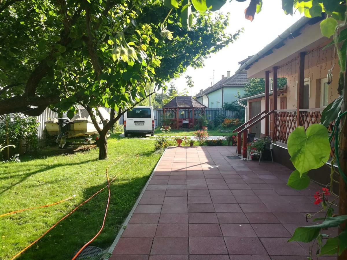 Tiszavirag Apartmanhaz Szeged Extérieur photo