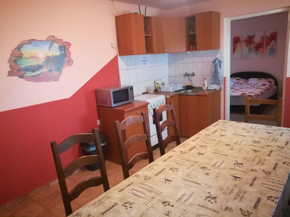 Tiszavirag Apartmanhaz Szeged Extérieur photo