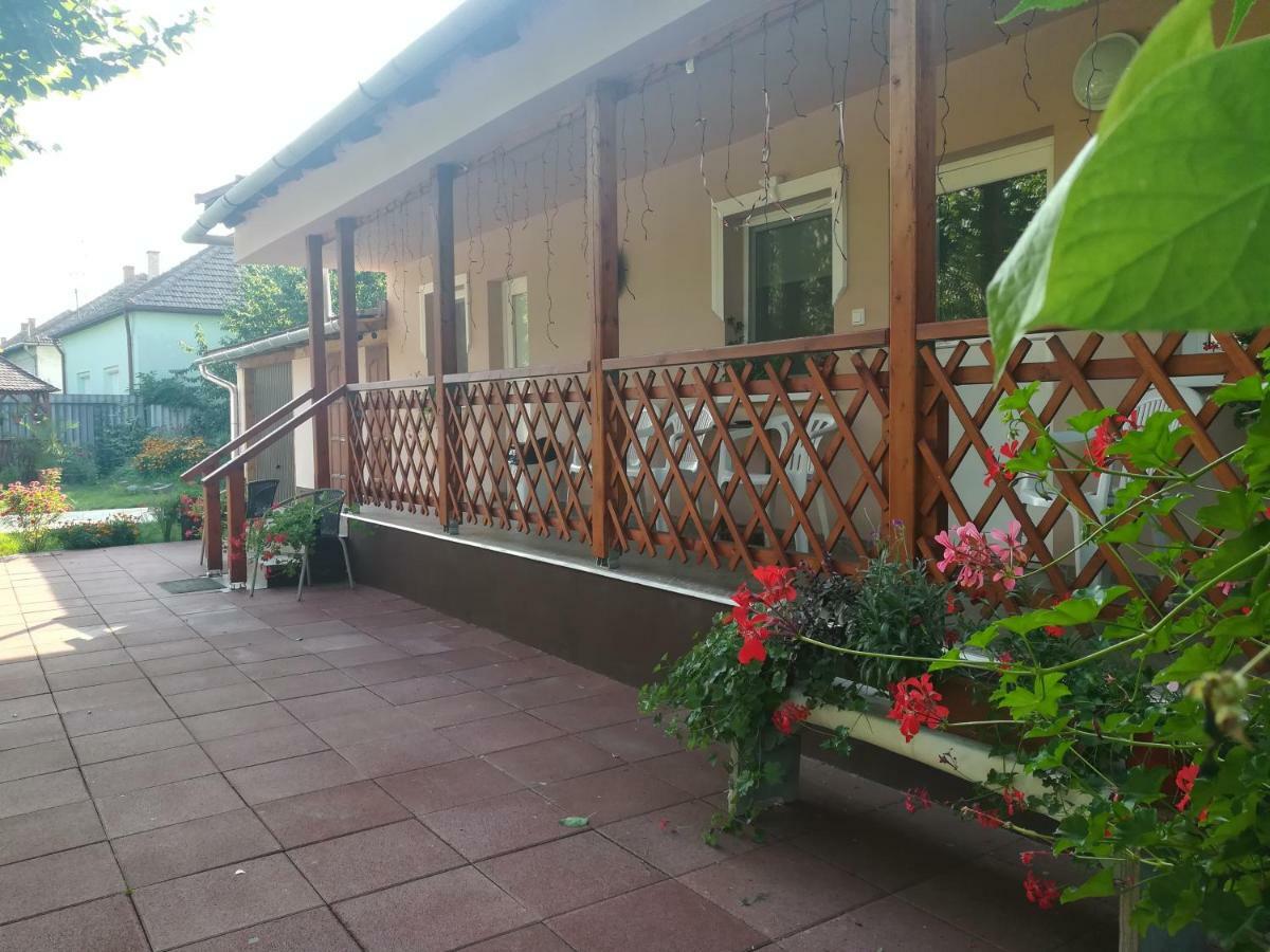Tiszavirag Apartmanhaz Szeged Extérieur photo